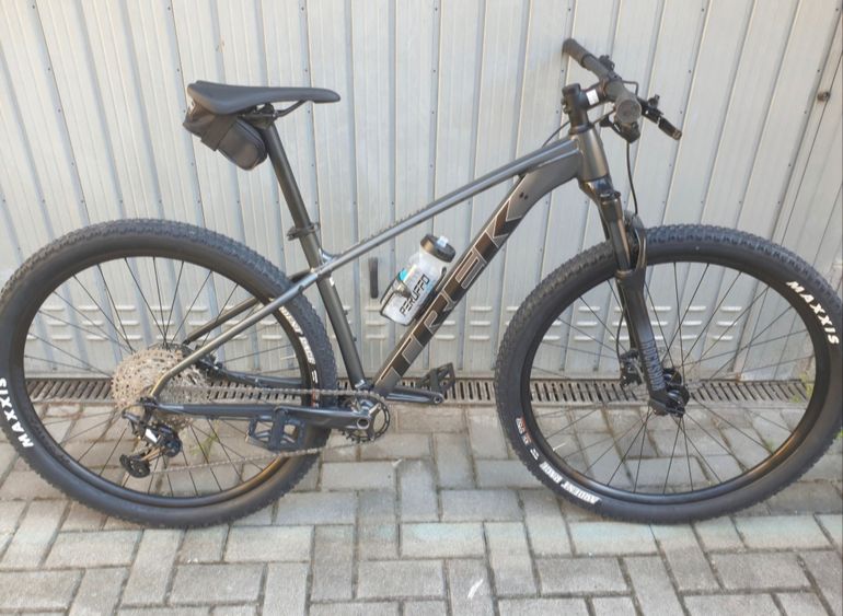 Used Trek 8 2022 2022 Mountainbike, Light Gray — image 6 of 6