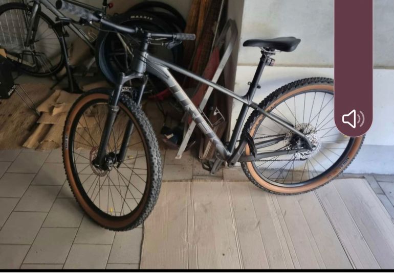Used Trek 8 2022 2022 Mountainbike, Light Gray — image 4 of 6