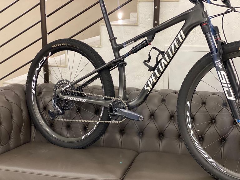 Used Specialized Epic Expert 2022 2022 Mountainbike, Black, 29 — image 11 of 14