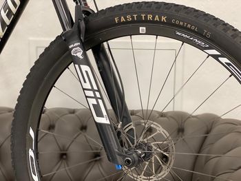 Used Specialized Epic Expert 2022 2022 Mountainbike, Black, 29 — image 7 of 14