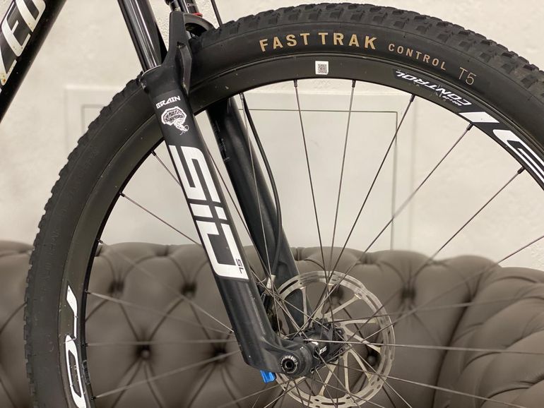 Used Specialized Epic Expert 2022 2022 Mountainbike, Black, 29 — image 7 of 14