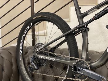 Used Specialized Epic Expert 2022 2022 Mountainbike, Black, 29 — image 10 of 14