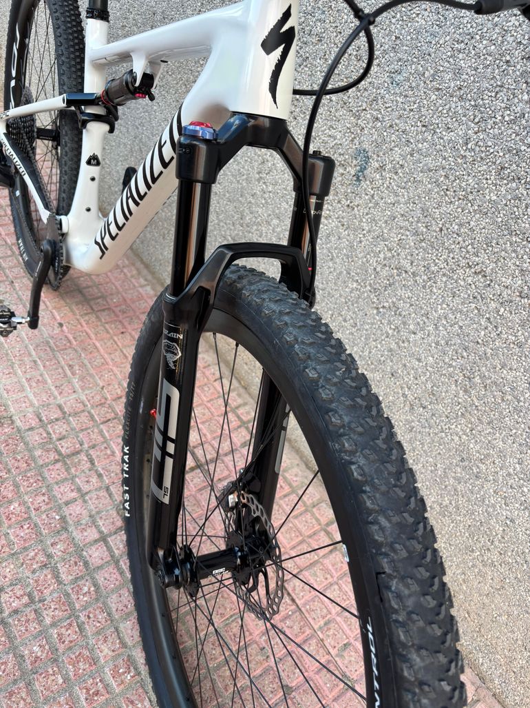 Used Specialized Epic Pro 2021 2021 Mountainbike, White, 29 — image 6 of 7