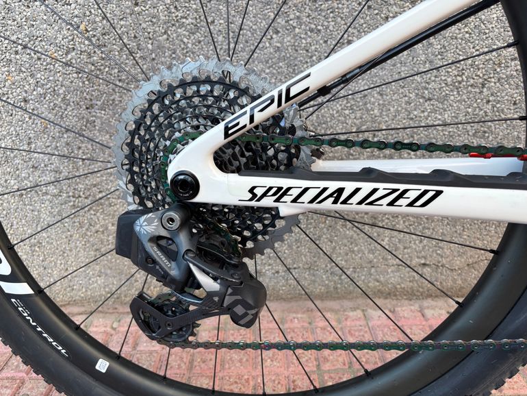 Used Specialized Epic Pro 2021 2021 Mountainbike, White, 29 — image 7 of 7