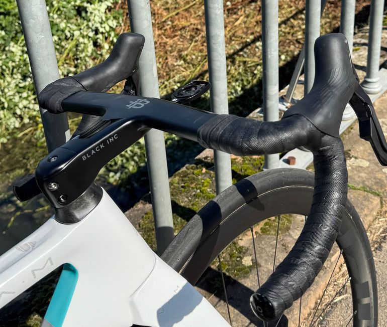 Used Factor Ostro Shimano Ultegra Di2 (12 Speed) 2023 Road & Gravel, White — image 8 of 18