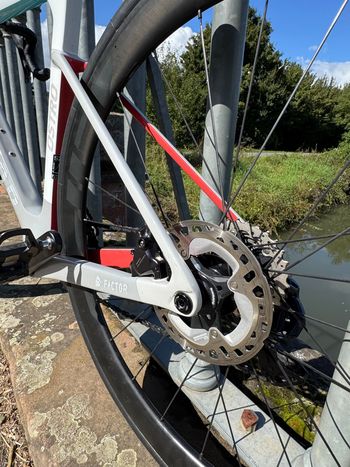 Used Factor Ostro Shimano Ultegra Di2 (12 Speed) 2023 Road & Gravel, White — image 15 of 18