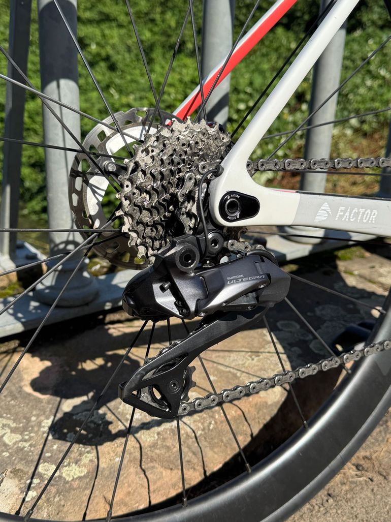 Used Factor Ostro Shimano Ultegra Di2 (12 Speed) 2023 Road & Gravel, White — image 11 of 18