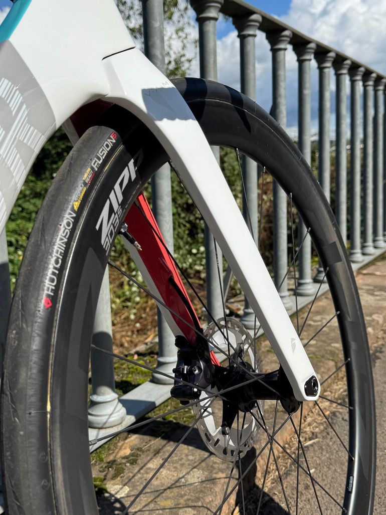 Used Factor Ostro Shimano Ultegra Di2 (12 Speed) 2023 Road & Gravel, White — image 9 of 18