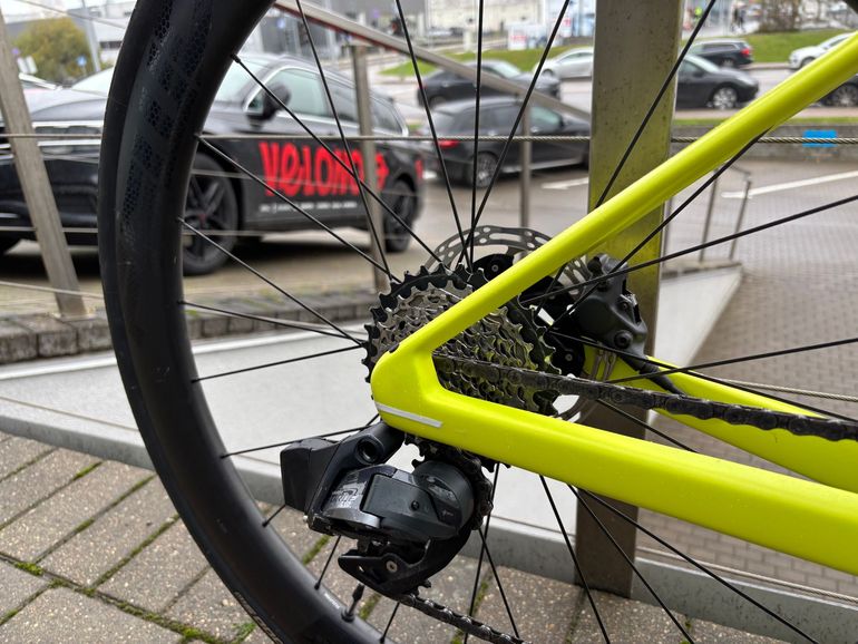 Used BMC Teammachine SLR01 FOUR 2022 2022 Road & Gravel, Green — image 7 of 11