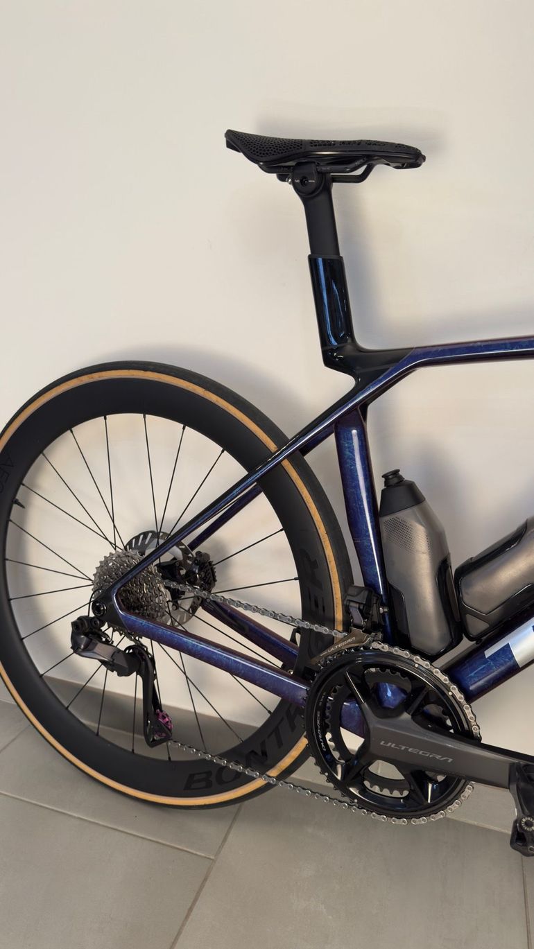 Used Trek Madone Shimano Ultegra Di2 2026 Road & Gravel, Purple — image 7 of 8