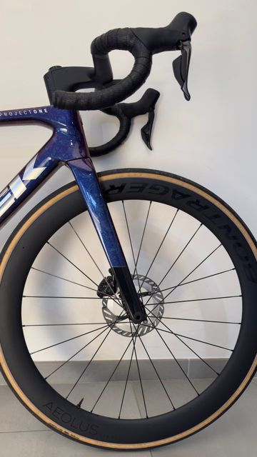 Used Trek Madone Shimano Ultegra Di2 2026 Road & Gravel, Purple — image 3 of 8