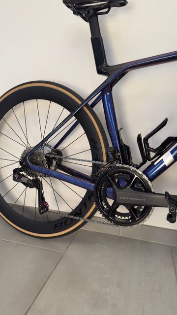 Used Trek Madone Shimano Ultegra Di2 2026 Road & Gravel, Purple — image 2 of 8