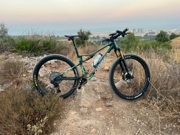 Used Orbea Oiz SRAM GX Eagle AXS (T-Type) 2024 Mountainbike, Green — image 1 of 11
