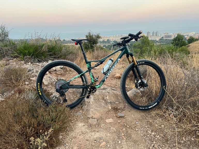 Used Orbea Oiz SRAM GX Eagle AXS (T-Type) 2024 Mountainbike, Green — image 1 of 11