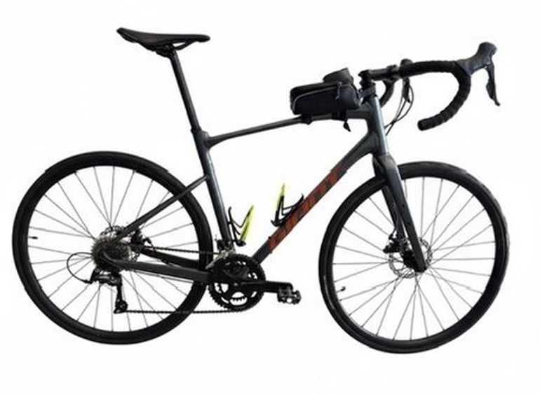 Used Giant Revolt 2 2022 2022 Road & Gravel, Black — image 2 of 3