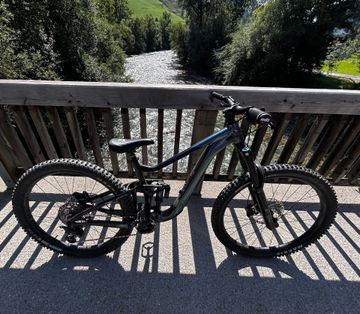 Used Giant Reign 1 2024 2024 Mountainbike, Black, 29 — image 7 of 9