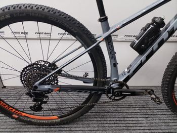 Used Scott Scale 910 2018 2018 Mountainbike, Light Gray, 29 — image 2 of 19