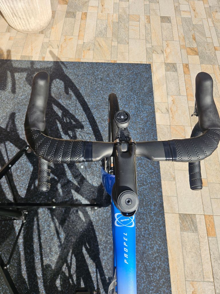 Used Giant Propel Advanced Pro 0 2024 2024 Road & Gravel, Blue — image 3 of 5