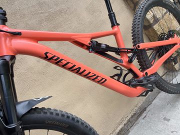 Used Specialized Stumpjumper 2022 Mountainbike, Red — image 13 of 15