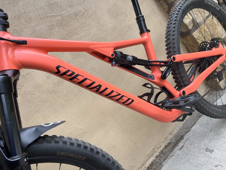 Used Specialized Stumpjumper 2022 Mountainbike, Red — image 13 of 15