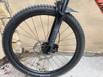 Used Specialized Stumpjumper 2022 Mountainbike, Red — image 5 of 15