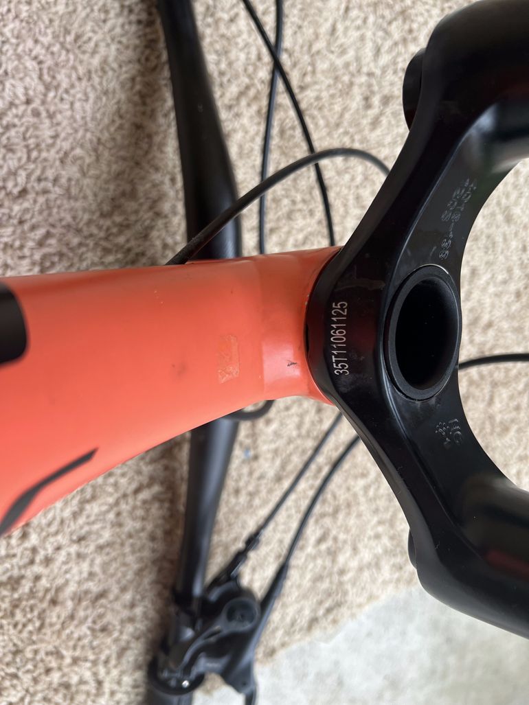 Used Specialized Stumpjumper 2022 Mountainbike, Red — image 10 of 15