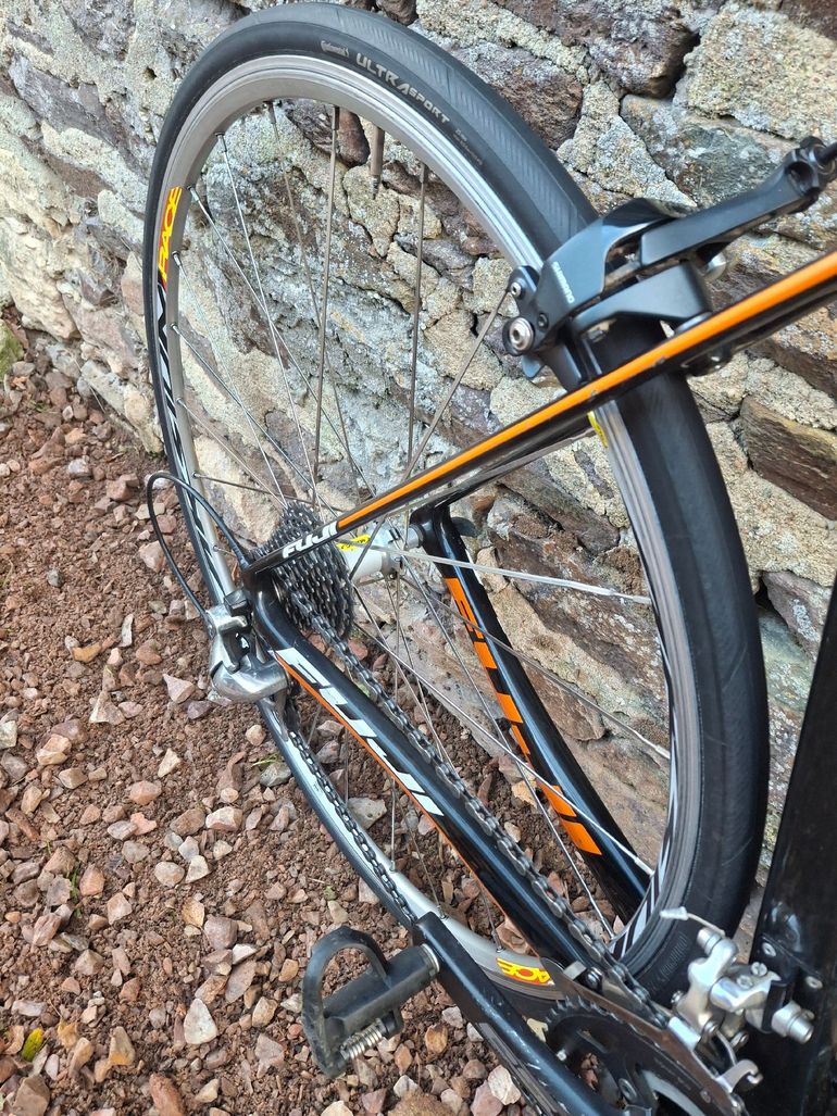 Used Fuji SL1- PRO Shimano 2010 2010 Road & Gravel, Orange — image 3 of 5
