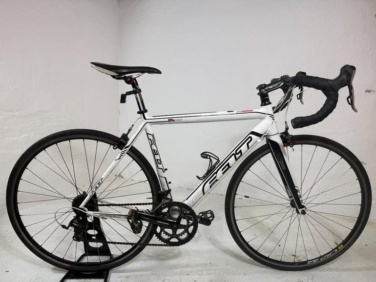 Used FELT RH54 2015 Road & Gravel, White — image 2 of 3