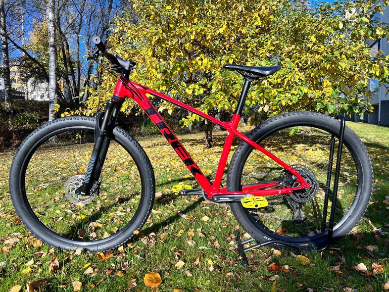 Used Trek X-Caliber 8 2021 2021 Mountainbike, Red, 29 — image 2 of 6