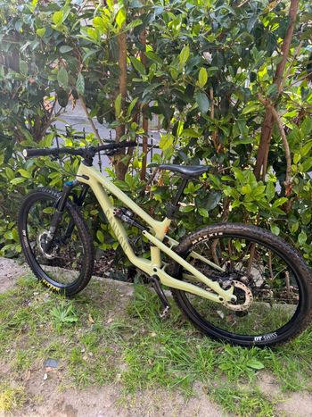 Canyon Spectral 125 CF 8 2023 2023 Mountainbike usato, Verde — immagine 2 di 7