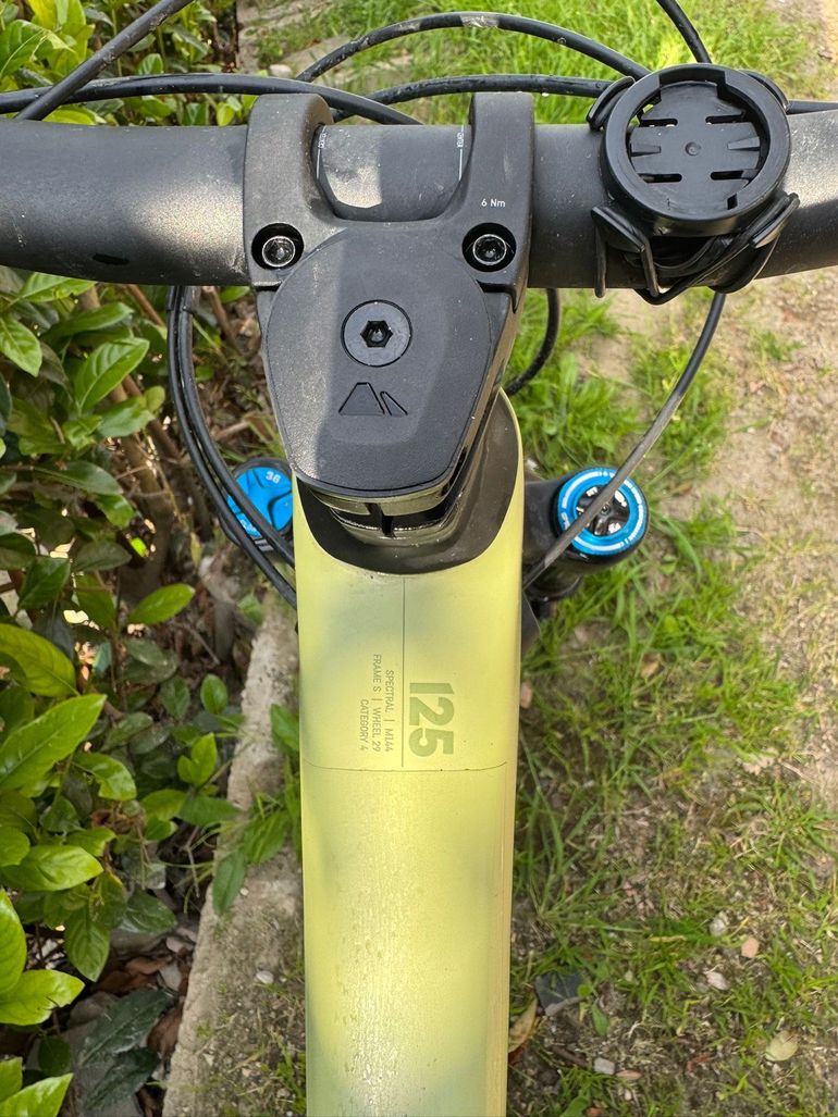 Canyon Spectral 125 CF 8 2023 2023 Mountainbike usato, Verde — immagine 5 di 7