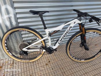 Used Orbea Oiz SRAM XX1 Eagle AXS 2022 Mountainbike, White — image 2 of 9