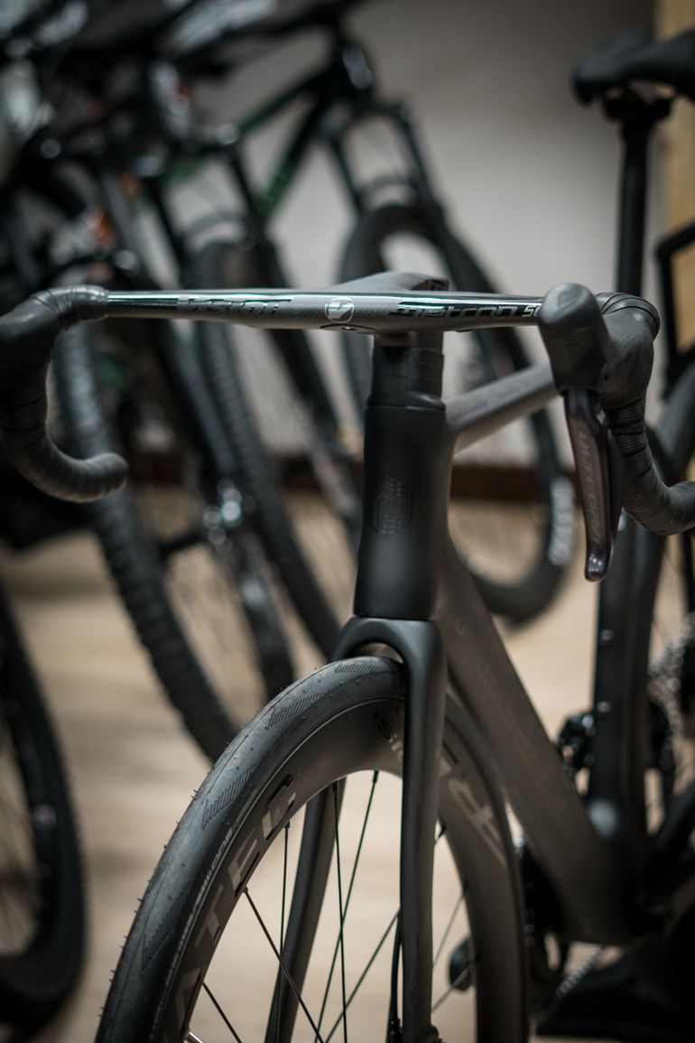 Used Polygon A8X 2025 2025 Road & Gravel, Black — image 2 of 3