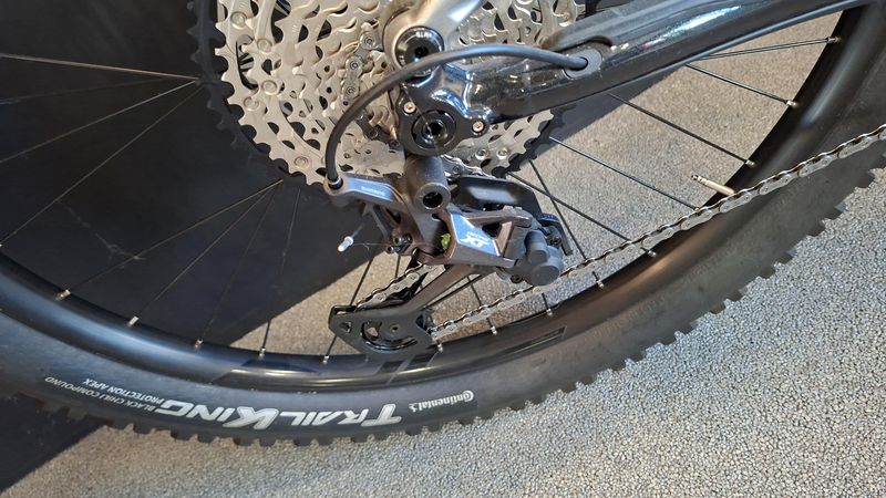 Used Merida 8000 2022 Mountainbike, Light Gray — image 3 of 5