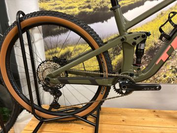 Brugt Trek Top Fuel 8 XT 2024 2024 Mountainbike — billede 3 af 5