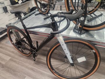 Used BMC URS THREE 2024 2024 Road & Gravel, Black — image 2 of 4