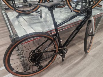 Used BMC URS THREE 2024 2024 Road & Gravel, Black — image 3 of 4