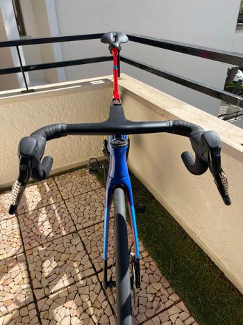 Used Trek Madone SLR 9 AXS Gen 8 2025 2025 Road & Gravel, Red — image 5 of 6