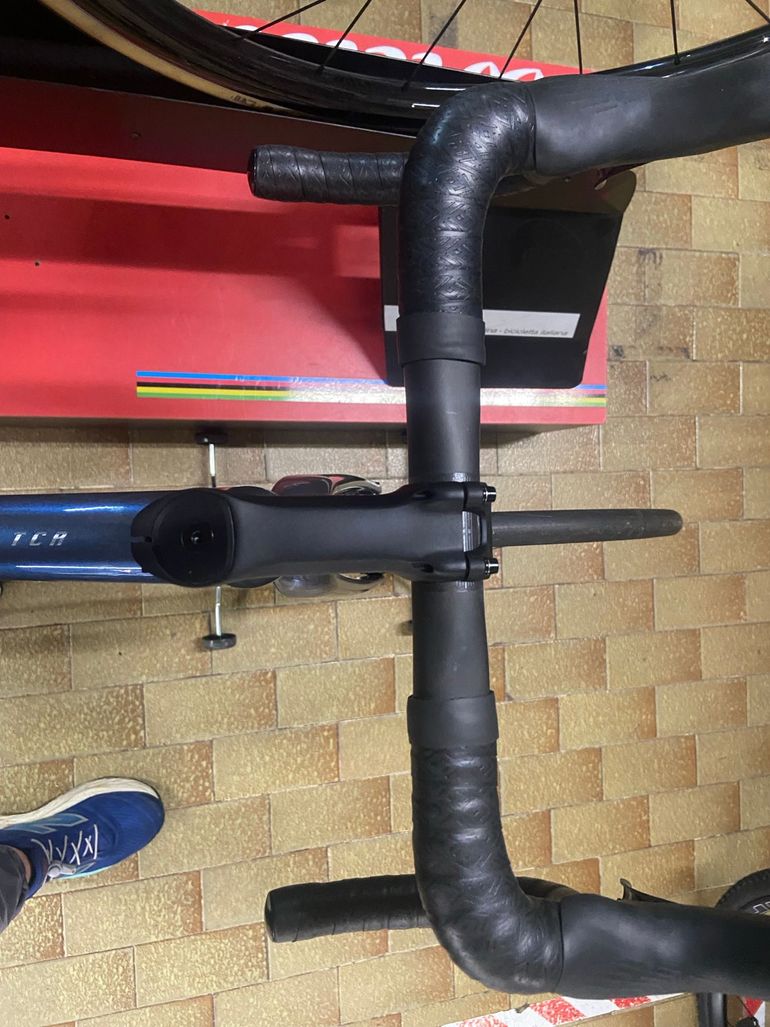 Used Giant TCR Advanced Pro 0 Di2 2025 2025 Road & Gravel, Azul — image 3 of 4