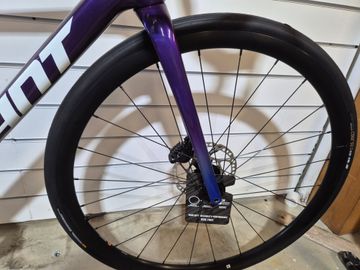 Giant TCR Advanced 1 2025 2025 Road & Gravel usato, Blu — immagine 4 di 6
