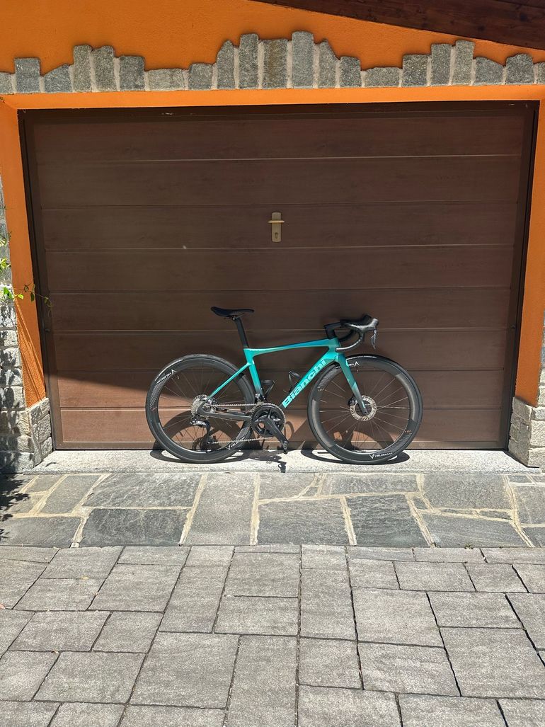 Used Bianchi Specialissima PRO Ultegra Di2 2024 2024 Road & Gravel, Black — image 8 of 8