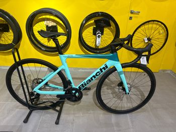 Bianchi, Oltre Race 105 Di2 2023