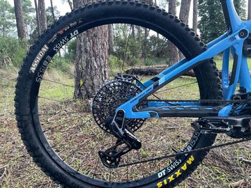 Brugt Pivot SHUTTLE AM Pro X0 Eagle Transmission 2024 2024 Mountainbike — billede 9 af 12