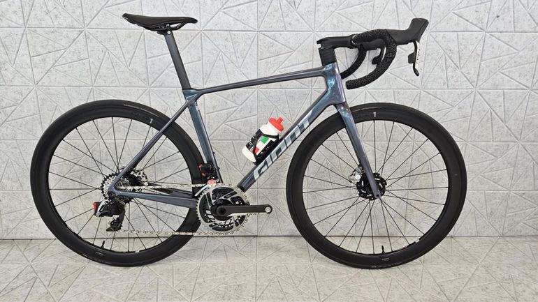 Used Giant TCR ADVANCED PRO SRAM RED LTD 2024 Road & Gravel, Blue — image 1 of 12