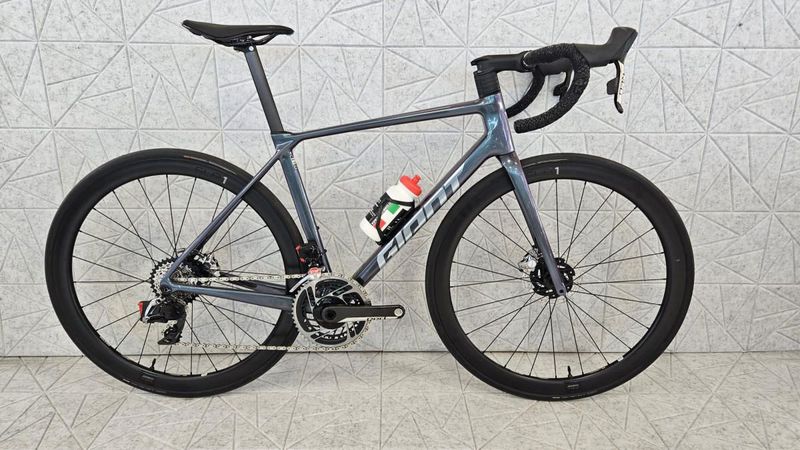 Used Giant TCR ADVANCED PRO SRAM RED LTD 2024 Road & Gravel