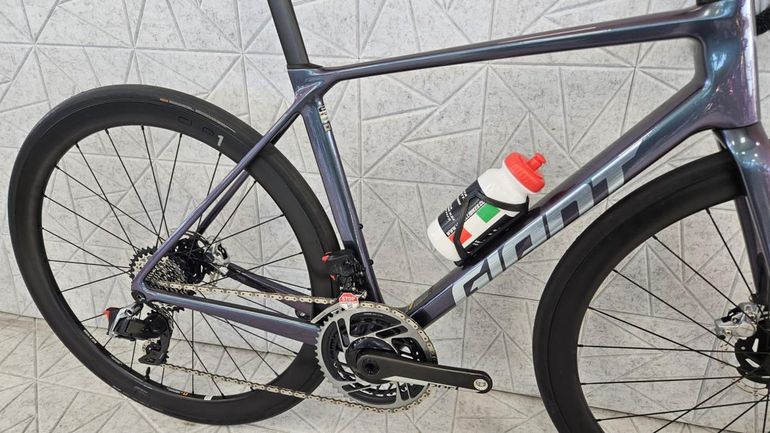 Used Giant TCR ADVANCED PRO SRAM RED LTD 2024 Road & Gravel, Blue — image 2 of 12
