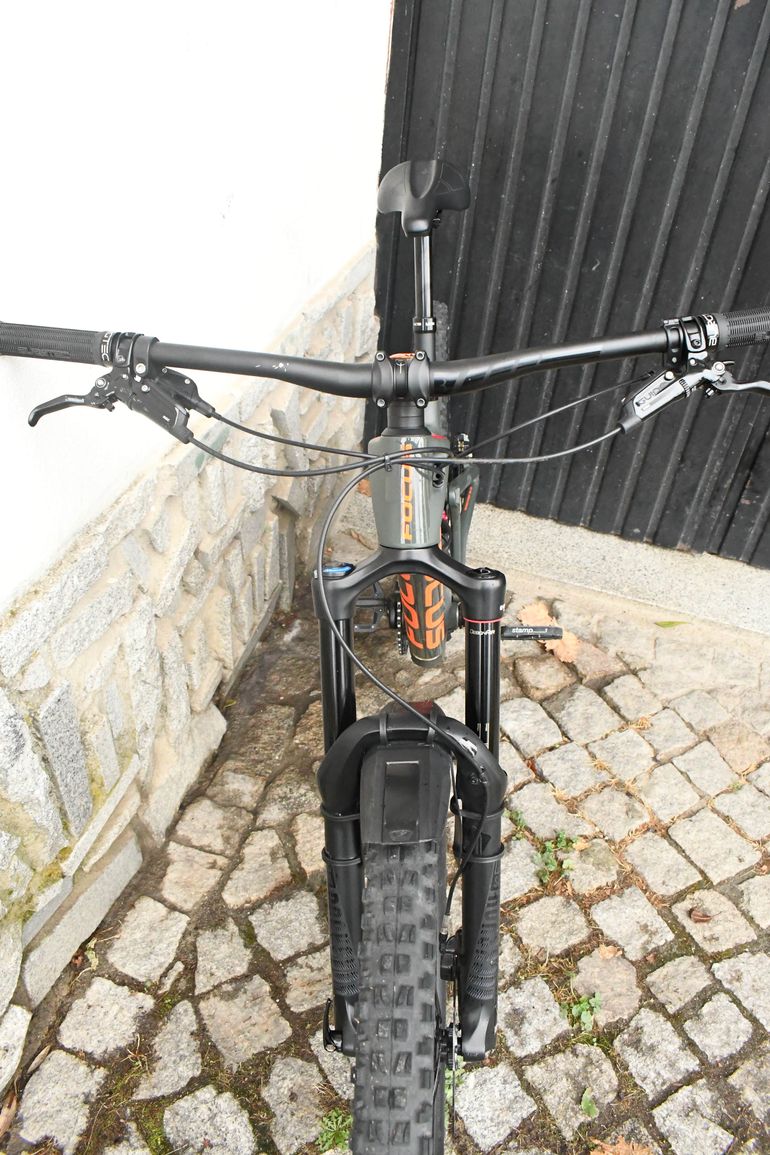 Used Focus SAM 8.8 2021 2021 Mountainbike, Green, 29 — image 2 of 8
