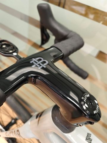 Brugt Factor O2 Shimano 105 Di2 2024 Road & Gravel — billede 13 af 13