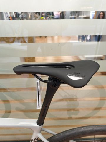 Brugt Factor O2 Shimano 105 Di2 2024 Road & Gravel — billede 12 af 13