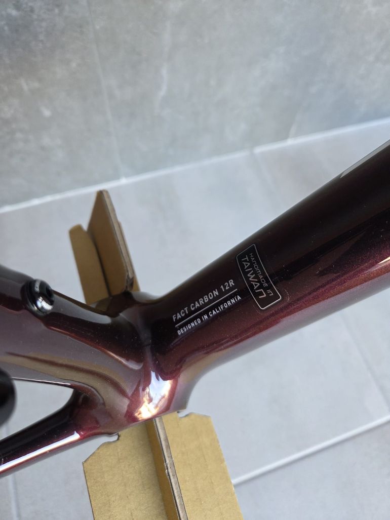 Used Specialized S-Works Tarmac SL8 – SRAM RED AXS 2025 Frameset 2025 Road & Gravel — image 2 of 5